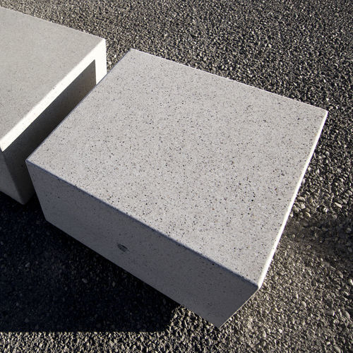 Banc public contemporain - KUBB M - BELLITALIA - en pierre reconstituée / sans dossier / sans accoudoirs