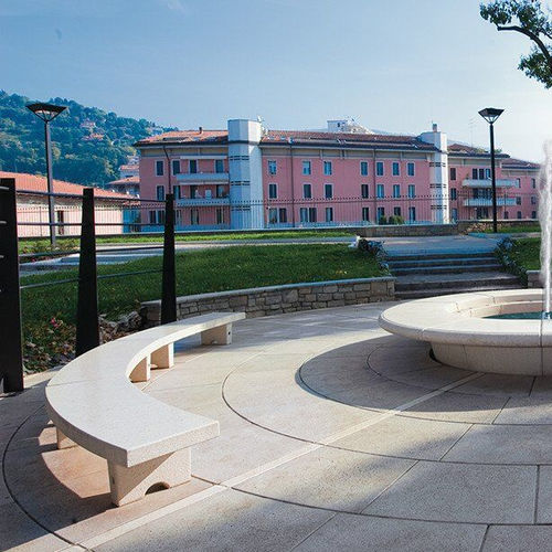 Banc public contemporain - AURELIA C - BELLITALIA - en pierre reconstituée / sans dossier / sans accoudoirs