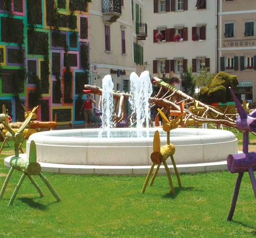 Fontaine publique - GIRASOLE  - BELLITALIA - au sol / en pierre reconstituée / contemporaine