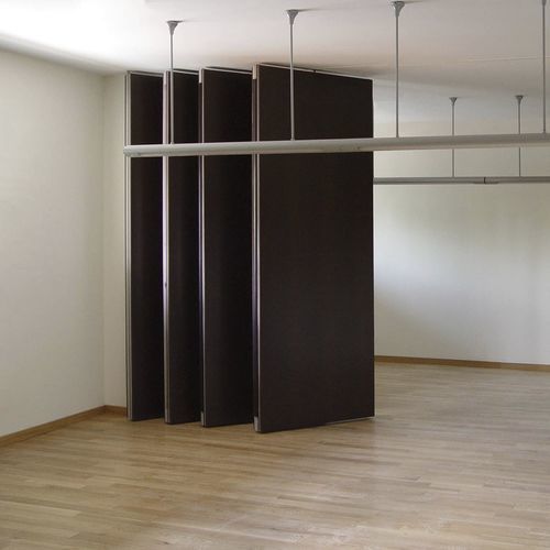 Cloison pivotante-coulissante - Grupo GUBIA - en bois / professionnelle / pour open space