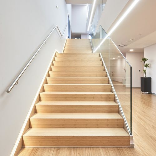 Escalier droit - Grupo GUBIA - quart tournant / demi-tournant / à marches en bois