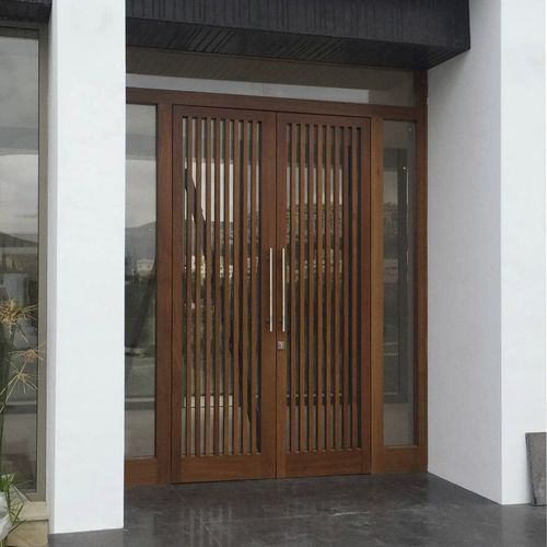 Porte d'entrée - Grupo GUBIA - en wengé / en bambou / coulissante
