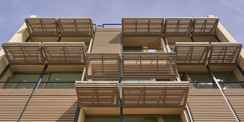 Brise-soleil en bois - GUBI-VFOLDING - Grupo GUBIA - aluminium / en acier inoxydable / outdoor