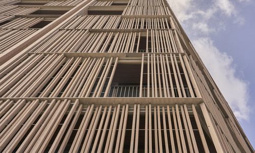 Treillage pour façade - SLIDING SYSTEM - Grupo GUBIA - en inox 316 / en bois massif / avec bardage en bois