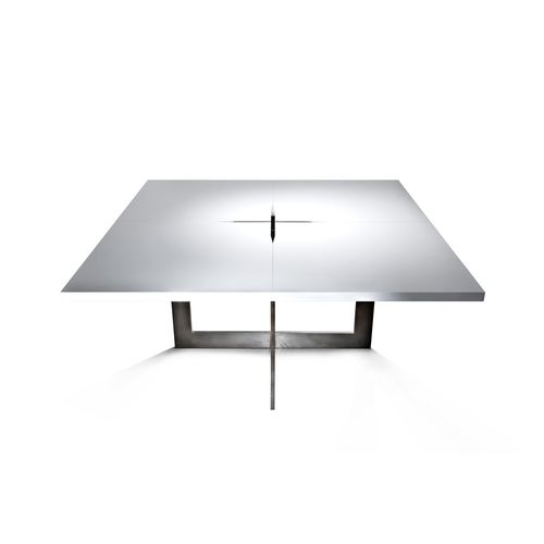 Table contemporaine - PLUSTABLE - Steininger Designers - en bois laqué / avec piètement en acier laqué / carrée
