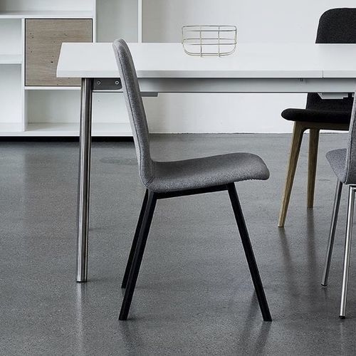 Chaise de salle à manger contemporaine - #92 - Skovby - d'intérieur / en tissu / en cuir