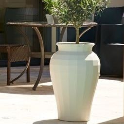 Pot de jardin en polyéthylène - AMPHORE - Qui est Paul - résidentiel