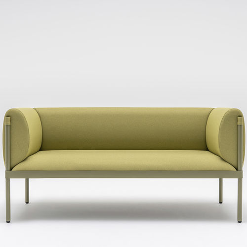Canapé contemporain - STILT - MDD - en tissu / personnalisable / couleur personnalisable