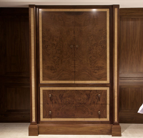 Armoire murale - HÄSTENS VIVIDUS - Clive Christian - classique / en chêne / en noyer