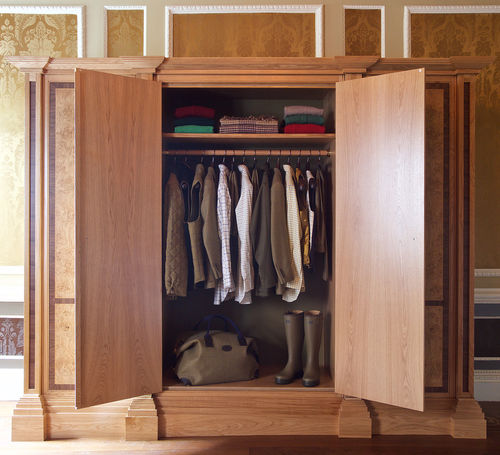 Armoire classique - GRAND COUNTRY - Clive Christian - en chêne / en noyer / en placage de bois