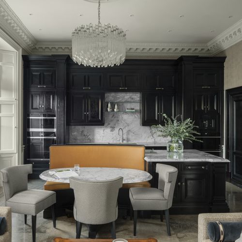 Cuisine classique - CITY TOWNHOUSE - Clive Christian - en noyer / en acajou / en marbre