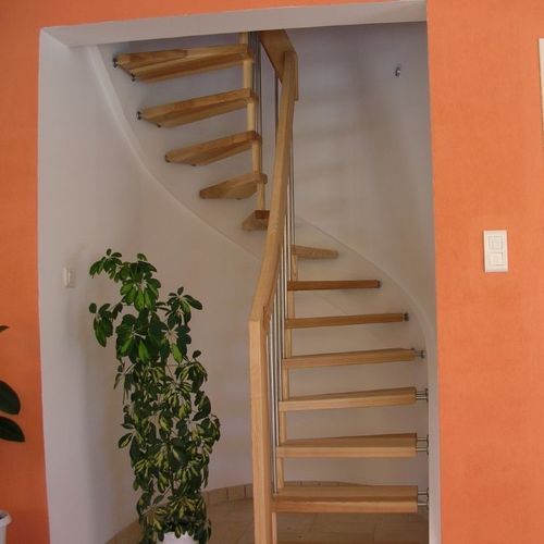 Escalier quart tournant - Créateur d'escaliers Treppenmeister - en colimaçon / hélicoïdal / à marches en bois