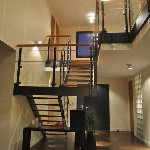 Escalier demi-tournant - LOFT 5119D - Créateur d'escaliers Treppenmeister - à marches en bois / en métal / résidentiel
