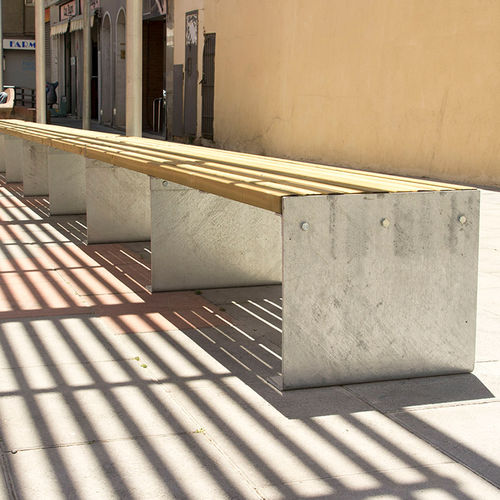 Banc public design - PLEC LINE - URBADIS Microarquitectura - en bois / modulaire / sur mesure