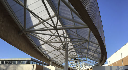 Passage couvert pour espaces publics - PRÉAUX - Kingspan Light + Air