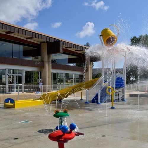 Structure de jeu pour aire de jeux - ELEVATIONS&trade; - Pro Urba - Aqua Pro Urba - pour parc aquatique / en métal