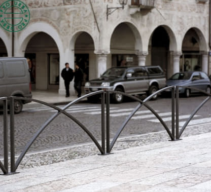Barrière de protection - PAPILLON 230510 - Pro Urba - Aqua Pro Urba - fixe / en métal / pour espace public