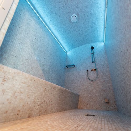 Bain de vapeur turc - Piscine Acquaform - avec douche intégrée / carrelé