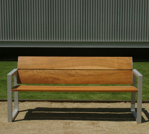 Banc public contemporain - STRADALE - NORCOR MOB.URBAIN - en bois exotique / en acier thermolaqué / avec dossier