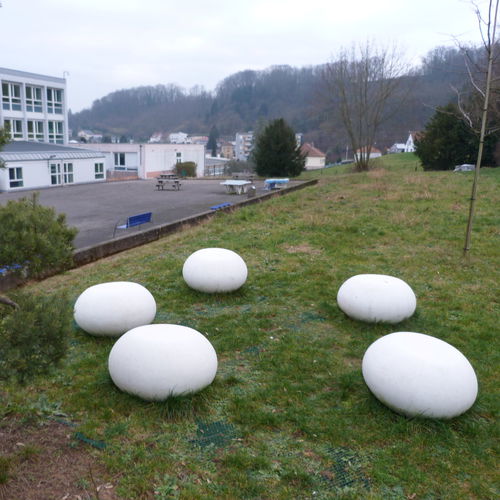 Banc public design organique - ZA-ZEN - NORCOR MOB.URBAIN - en béton