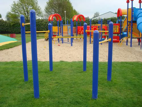 Barre de traction triple - MK-118-01 - Novum 4 Kids - en métal / d'extérieur / pour aire de jeux