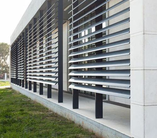 Brise-soleil en aluminium - SMARTIA M5600 - ALUMIL - pour façade / vertical / horizontal