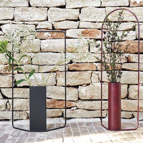 Vase contemporain - ITAC - FERMOB - en métal / en acier / en polyéthylène