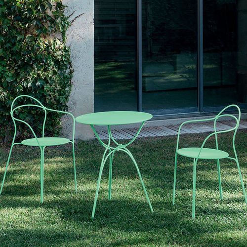 Table contemporaine - AIRLOOP - FERMOB - en tôle d'acier / avec piètement en acier / avec piètement en fil de métal