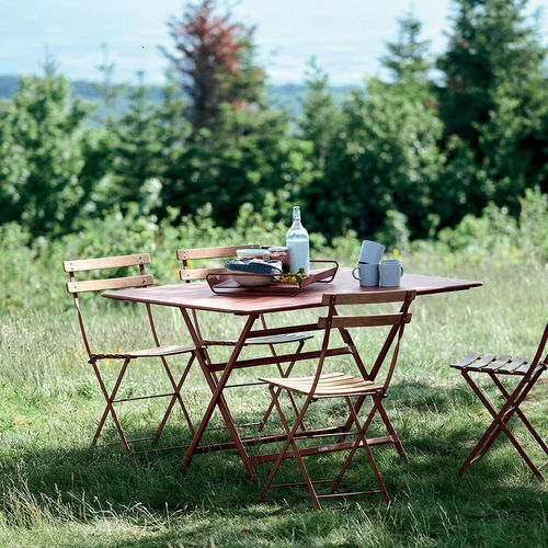 Table minimaliste - CARACTÈRE - FERMOB - en tôle d'acier / avec piètement en acier / rectangulaire