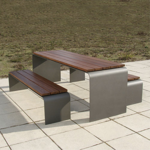 Ensemble table et bancs contemporain - Arc - LARUS DESIGN - en bois / en acier / de jardin