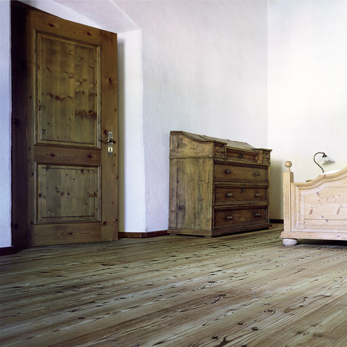 Parquet en mélèze - Emois et Bois - massif / huilé / verni