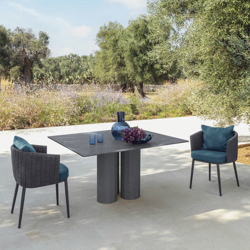 Table à manger contemporaine - SALINAS - TALENTI - en pierre / avec piètement en pierre / carrée