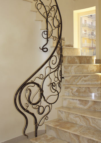 Garde-corps en fer forgé - VITIGNO - Maximusarredi - à barreaux / d'intérieur / pour escalier