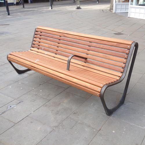 Banc public contemporain - CITY OF BATH - Factory Street Furniture - en bois / en fonte / avec dossier