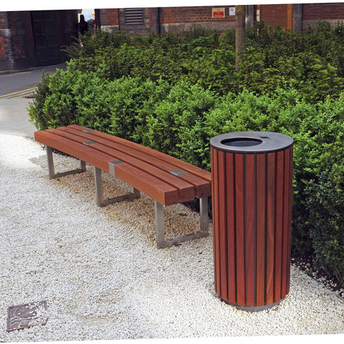 Poubelle publique - BOORT - Factory Street Furniture - en inox / en bois / avec cendrier intégré