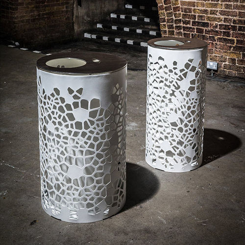 Poubelle publique - OSSO  - Factory Street Furniture - en inox / en acier galvanisé / avec cendrier intégré