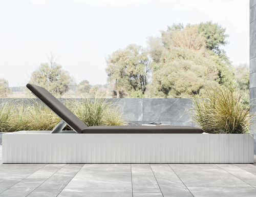Bain de soleil contemporain - Rexa Design - en tissu / en Corian® / dossier ajustable
