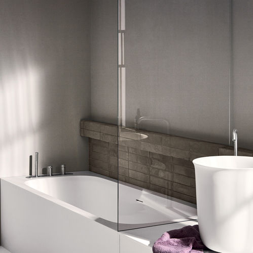 Baignoire à poser - Rexa Design - près du mur / pour habitat / en Korakril™