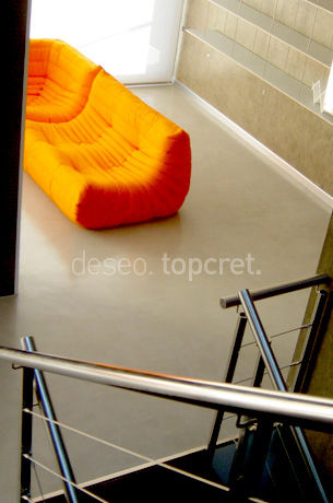Sol en béton - LUCE : PEARL - topcret, s.l. - pour extérieur / à usage domestique / lisse