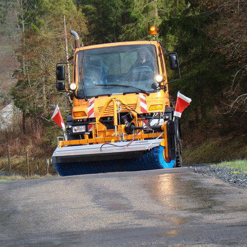 Balayeuse montée sur camion - VKS - Aebi Schmidt - pour chargeuse / pour tracteur / de voirie
