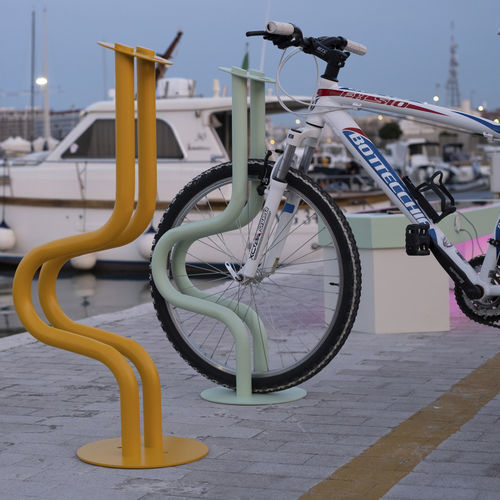 Range-vélo au sol - CURVE  - CITYSì - vertical / en acier galvanisé / en acier peint