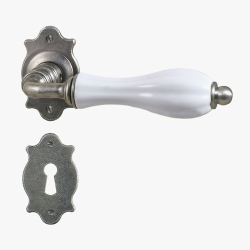 Poignée pour porte - FM 383 - IL Forgiato - en fer forgé / en porcelaine / classique