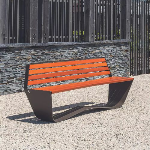 Banc public contemporain - KARMA - Concept Urbain - en tôle d'acier / en bois exotique / avec dossier