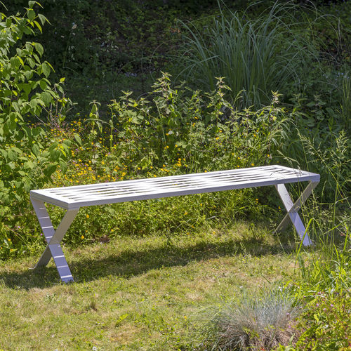 Banc de jardin contemporain - TRECCIA - Concept Urbain - en acier galvanisé / en acier peint / sans dossier