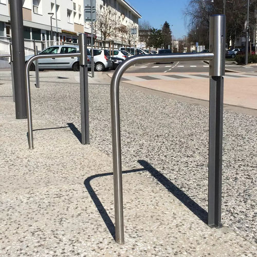 Range-vélo au sol - ÉVÉOLE - Concept Urbain - pour espace public / pour parking / en fonte