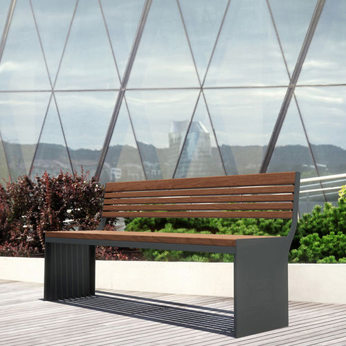 Banc public contemporain - SOHA - Concept Urbain - en bois exotique / en tôle d'acier / avec dossier