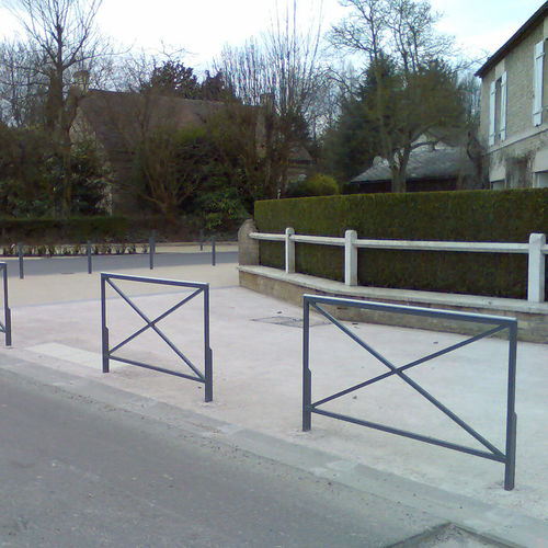 Barrière de protection - BASIC 2 - Concept Urbain - fixe / en acier / en aluminium laqué