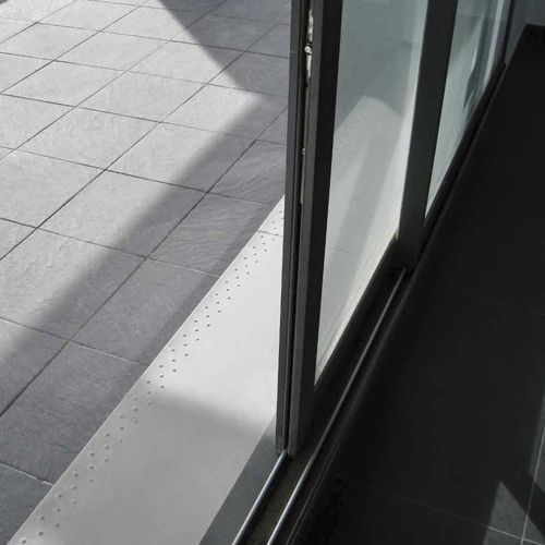 Nez de marche en acier inoxydable - UM  - ULMA - ARCHITECTURAL SOLUTIONS