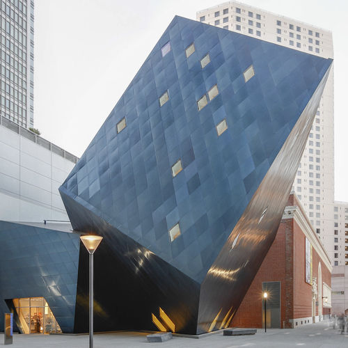 Bardage en panneaux - CONTEMPORARY JEWISH MUSEUM - A. Zahner - en acier inoxydable / lisse / réfléchissant