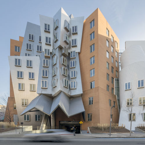 Bardage en panneaux - MIT STATA CENTER - A. Zahner - en aluminium / en inox / de titane